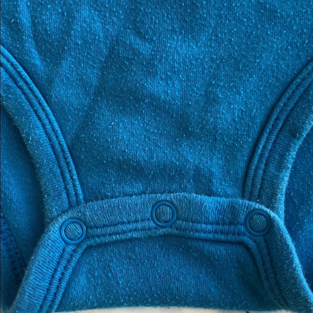 Carter’s onesie - Picture 4 of 4